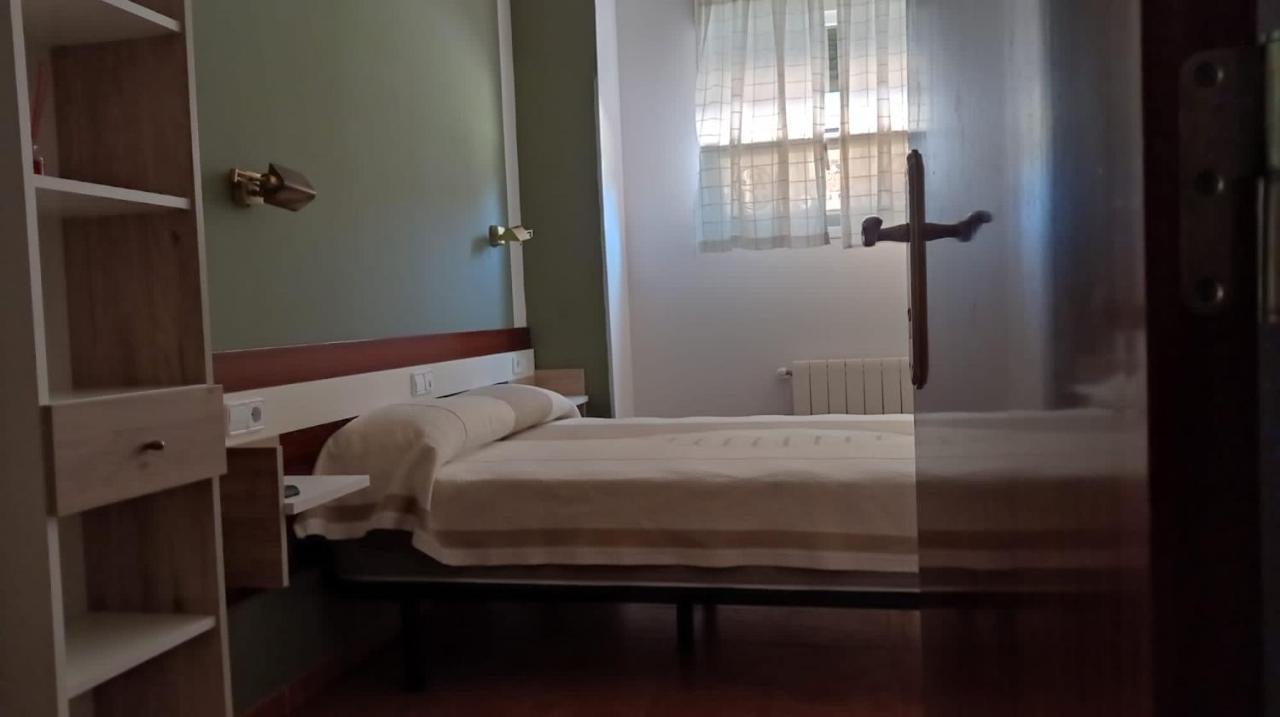 Alojamiento Numancia Pension Burgo Exterior foto